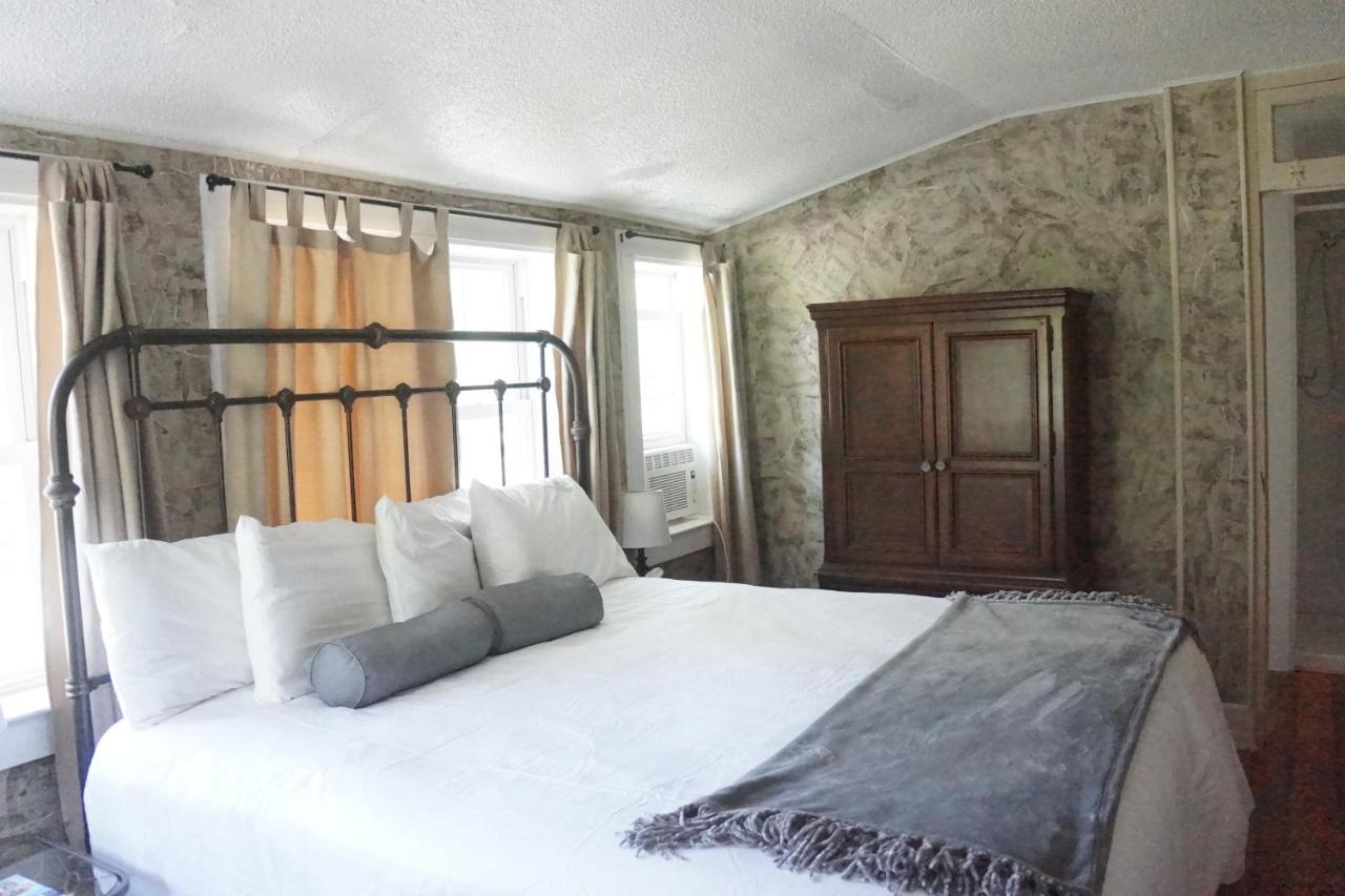 The Frogtown Inn Canadensis Dış mekan fotoğraf